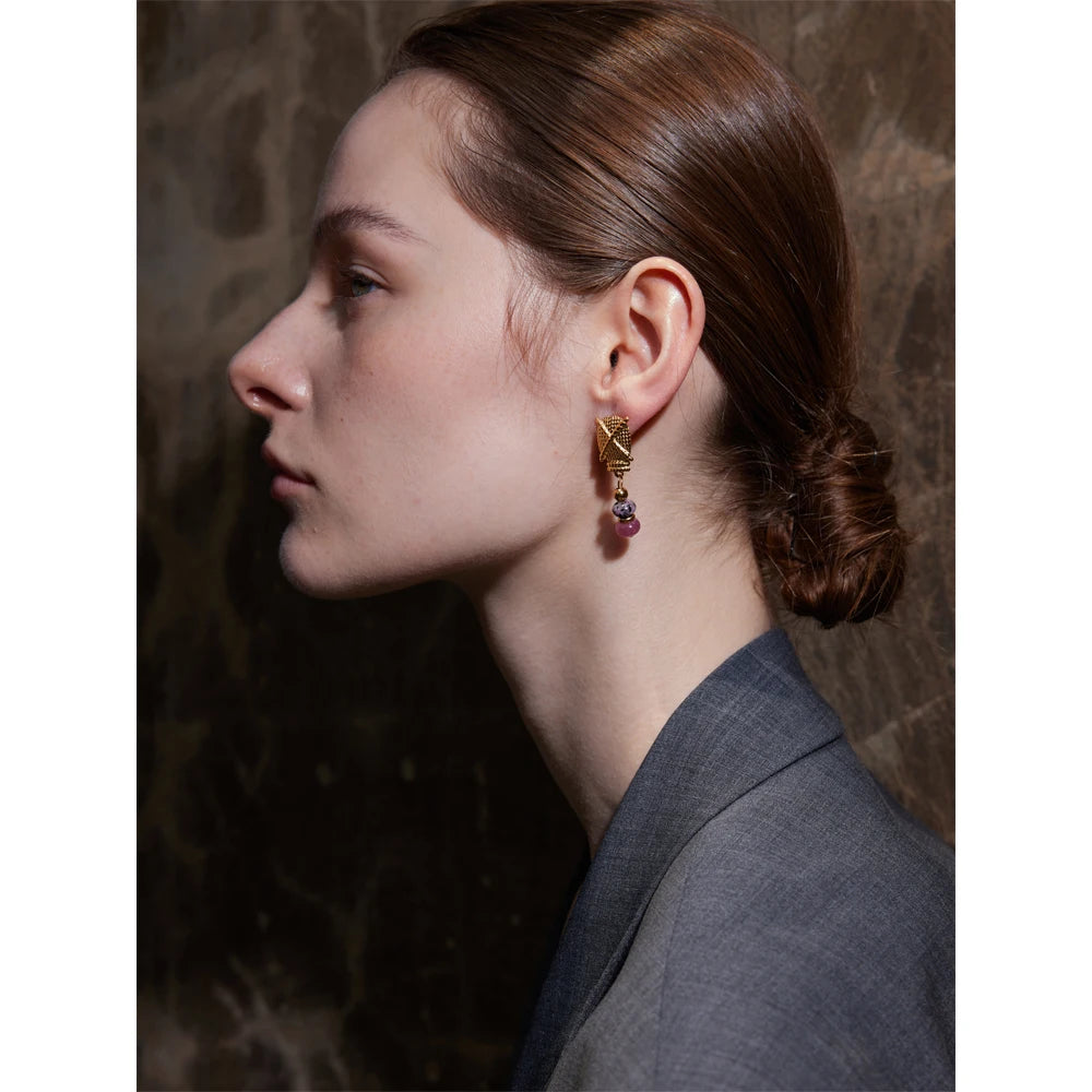 Brinco pedras artesanais francesas