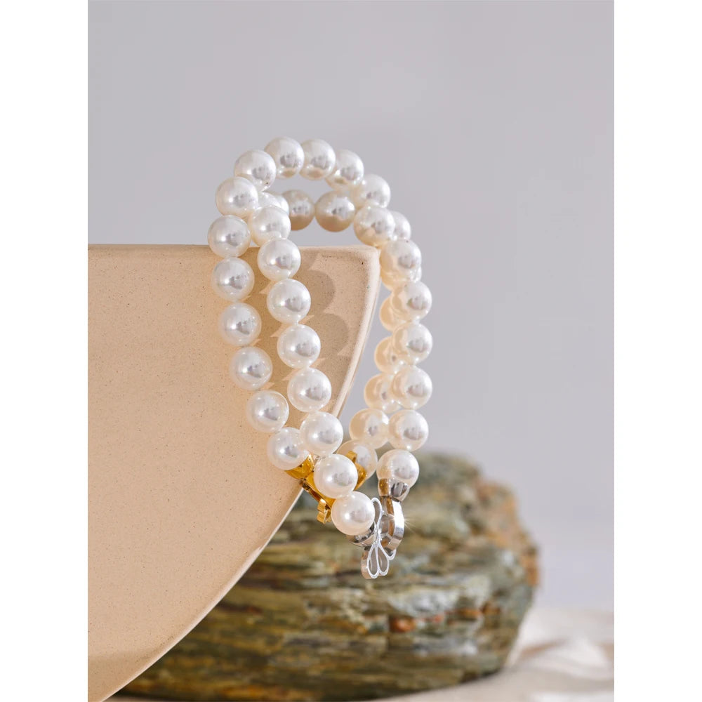 Pulseira elegante de pérolas