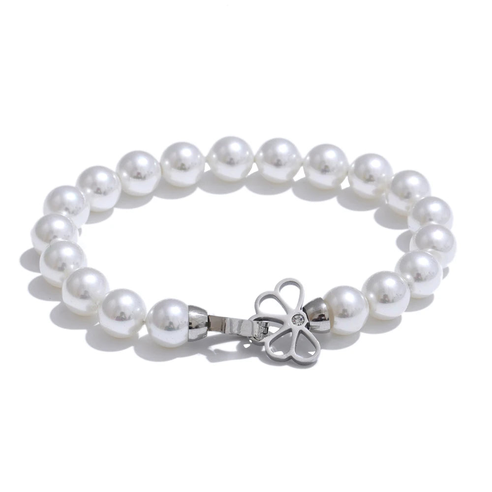 Pulseira elegante de pérolas