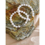 Pulseira elegante de pérolas